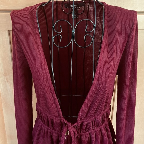 Forever 21 maroon burgundy color long sleeve front tie Cardigan size Small - Picture 2 of 8
